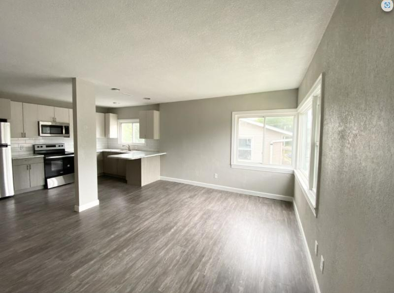 227 E 35th St #E - Photo 2 of 4