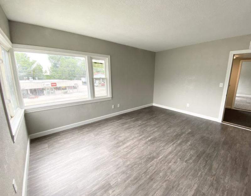 227 E 35th St #E - Photo 3 of 4