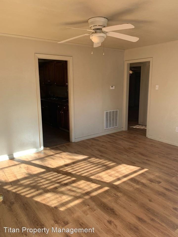 719 Oakwood St. - Photo 3 of 11