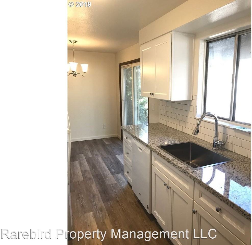 15 Se 62nd Ave - Photo 3 of 11