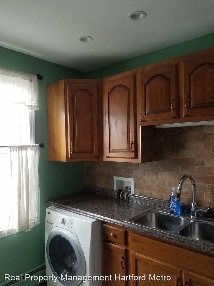 432 McClintock St Apartments 432 Mcclintock St, New Britain, CT 06053