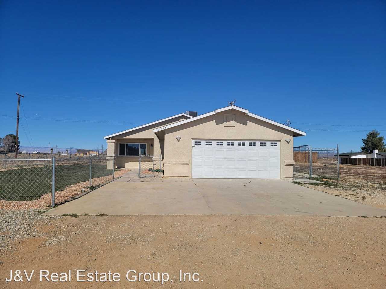 8513 Walpole Ave - Photo 2 of 19