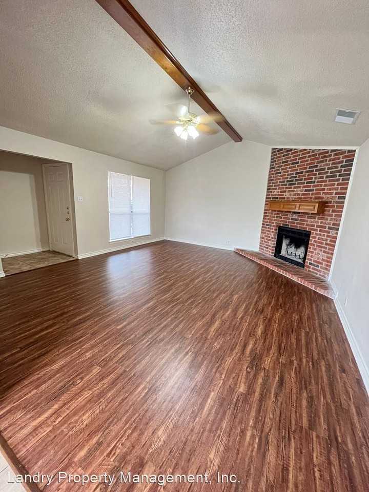 1503 A Sharron A-B - Photo 2 of 12