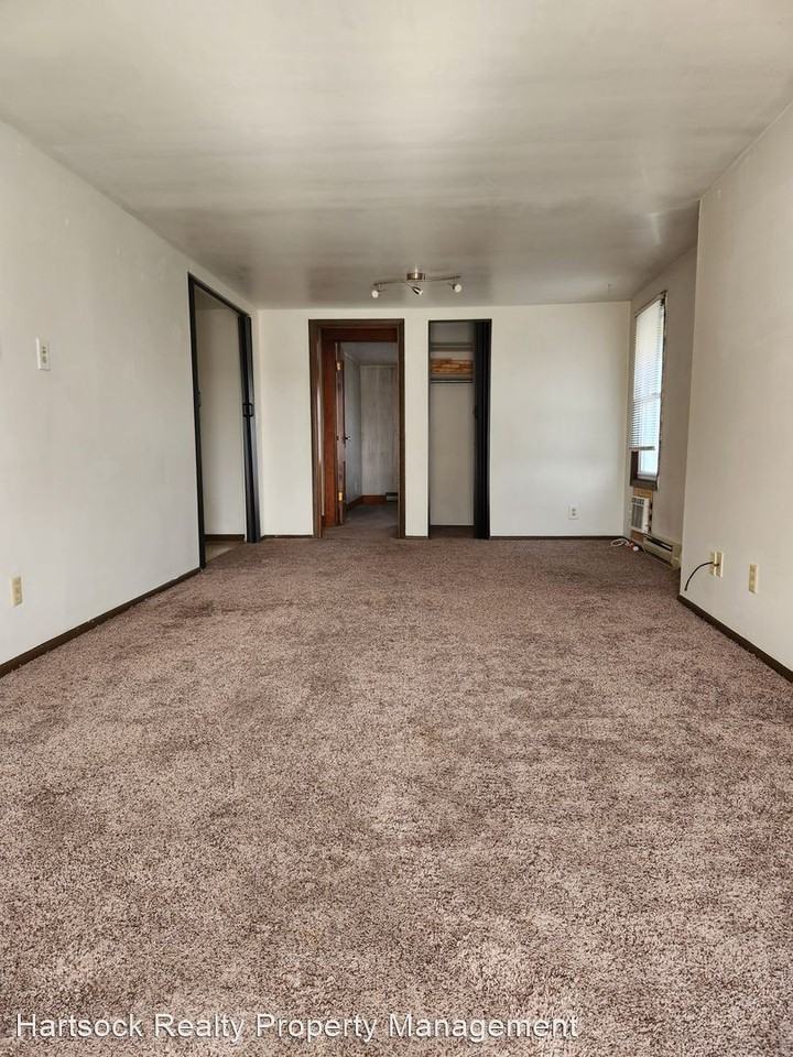 600 1/2 S Collins Ave - Photo 3 of 11