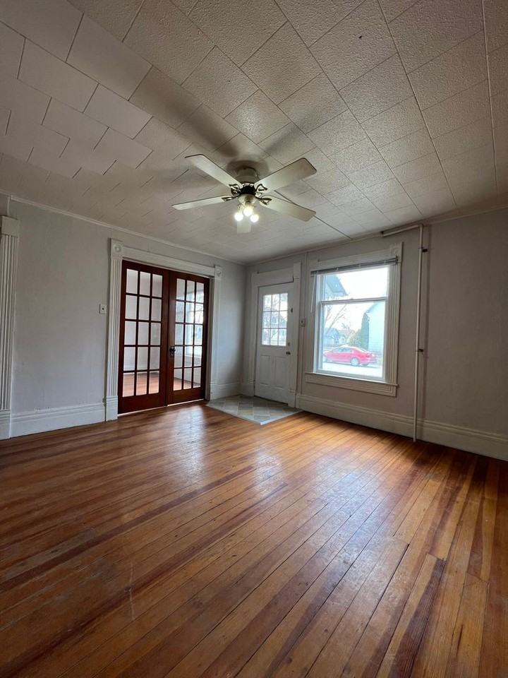 2002 4th Ave S / 327 S 20th Street - Photo 2 of 7