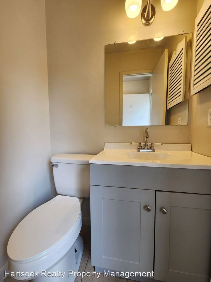 46 Greentree Cir - Photo 3 of 17