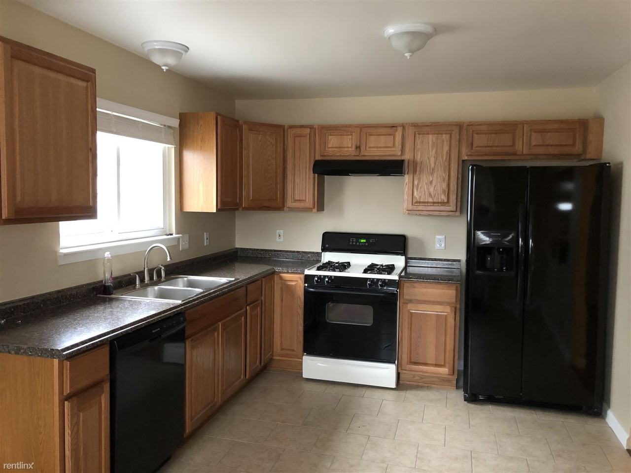 563 E Guthrie Ave - Photo 3 of 7
