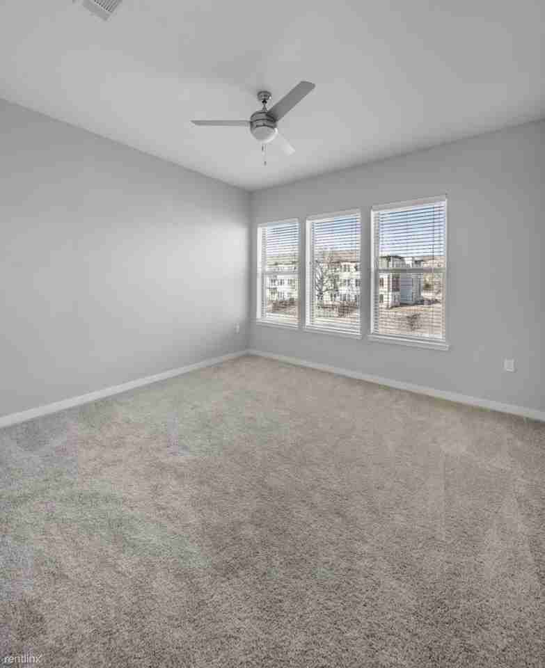 742 Union Place - Photo 3 of 6