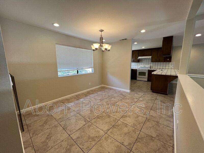 2060 Crest Mar Cir - Photo 2 of 15