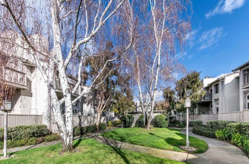 2257 Sun Glory Ln #B - Photo 2 of 9