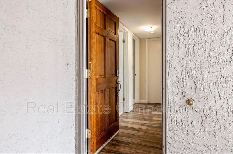 2257 Sun Glory Ln #B - Photo 3 of 9