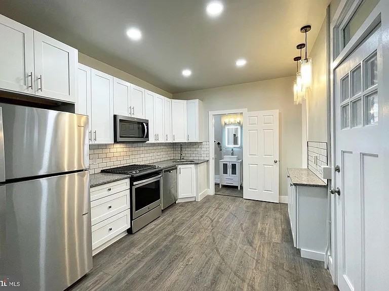 811 N Shippen St #1 - Photo 4 of 7