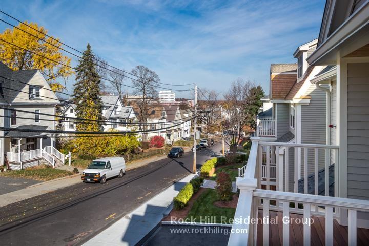 47 Murdock St - Photo 4 of 30