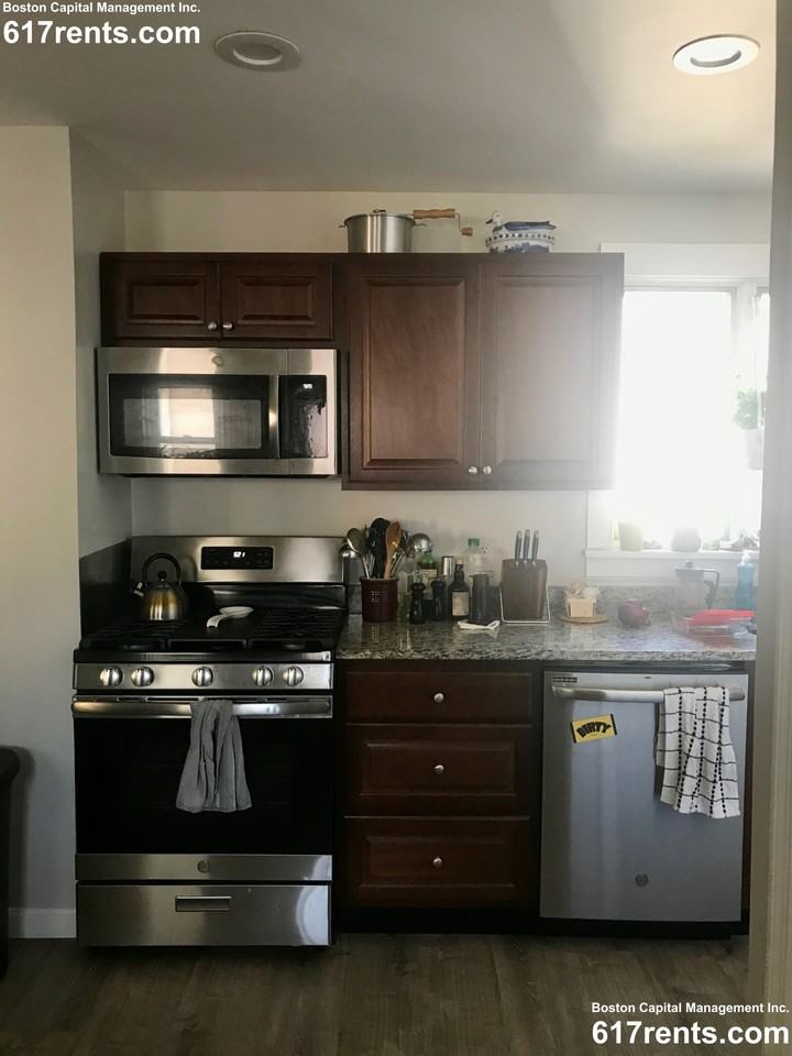 10 Quincy St #2 - Photo 2 of 14