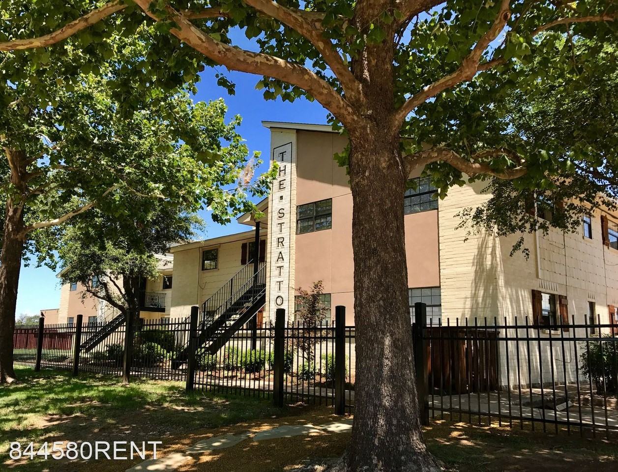 2601 SW D Ave - Photo 2 of 2