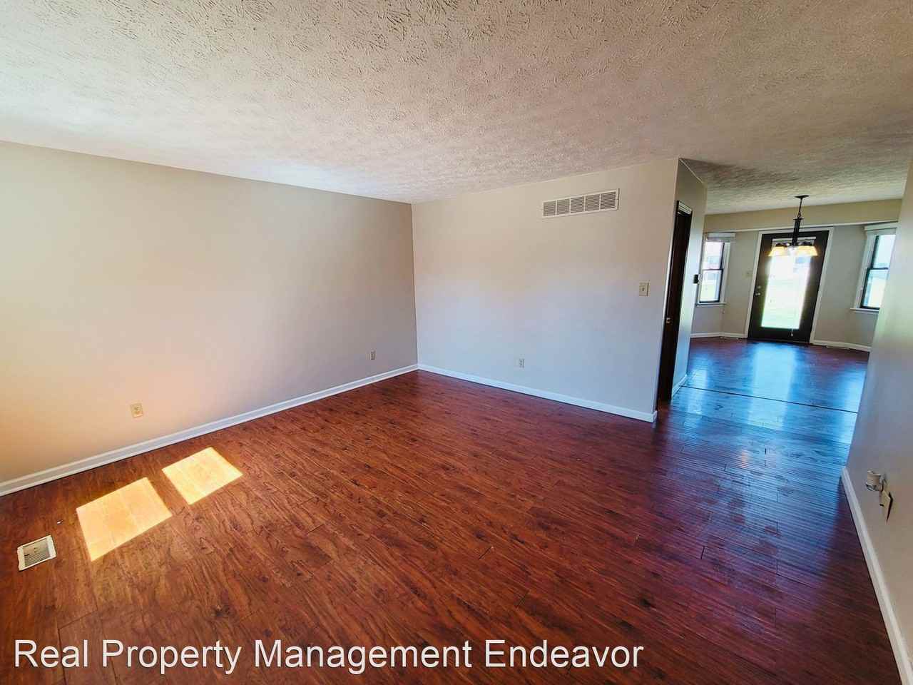 1368 Deerfield Estates Dr - Photo 3 of 28