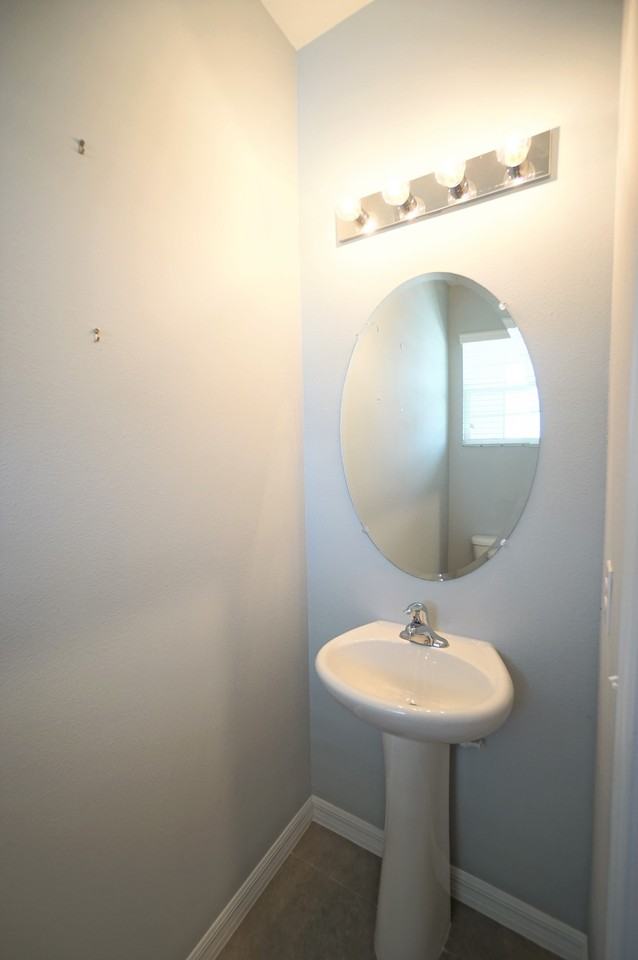 6911 Breezy Palm Dr - Photo 6 of 29