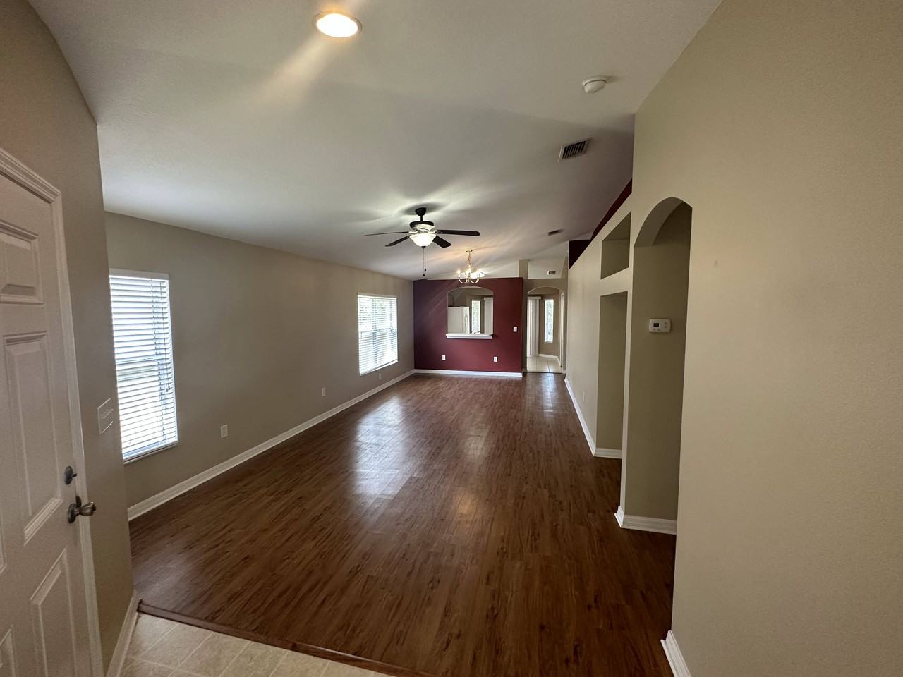 9910 Edmonton Dr - Photo 2 of 21