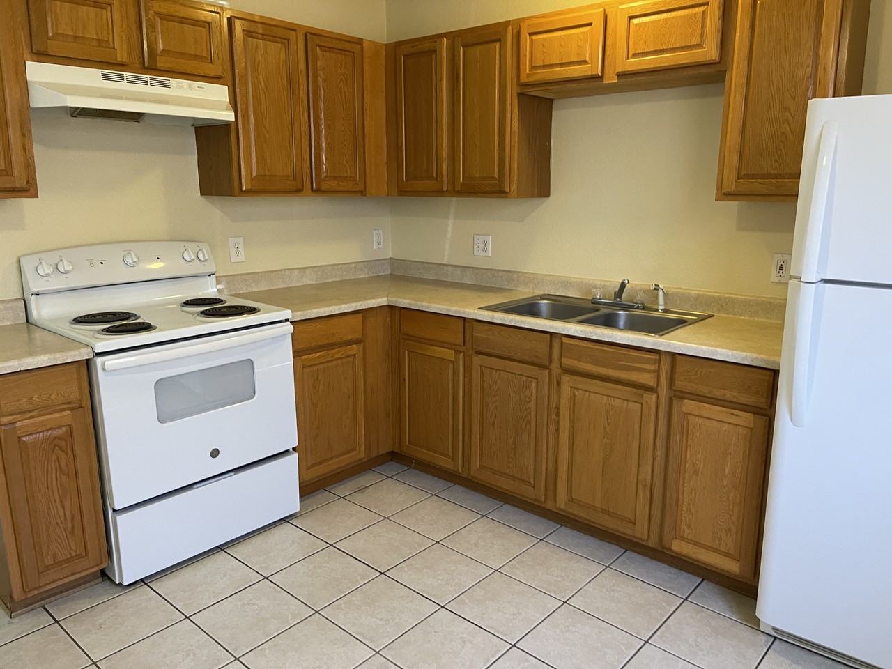 4040 N Montgomery Cir #3 - Photo 3 of 15