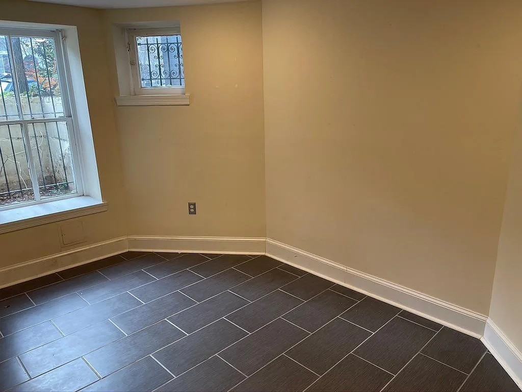 1935 Calvert St Nw - Photo 2 of 13