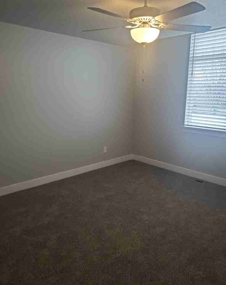 4924 Sw - Photo 3 of 9