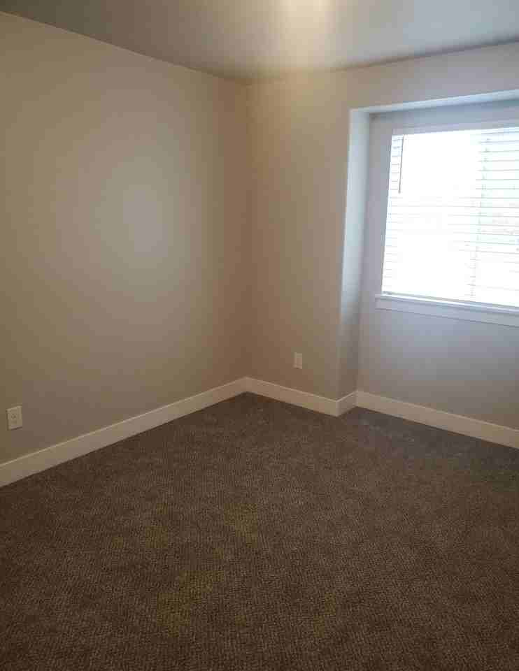 4924 Sw - Photo 4 of 9