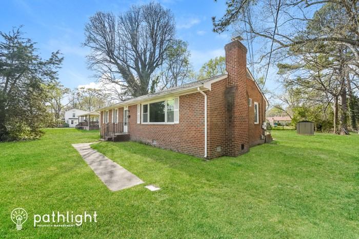 104 Bridge St - Photo 3 of 17