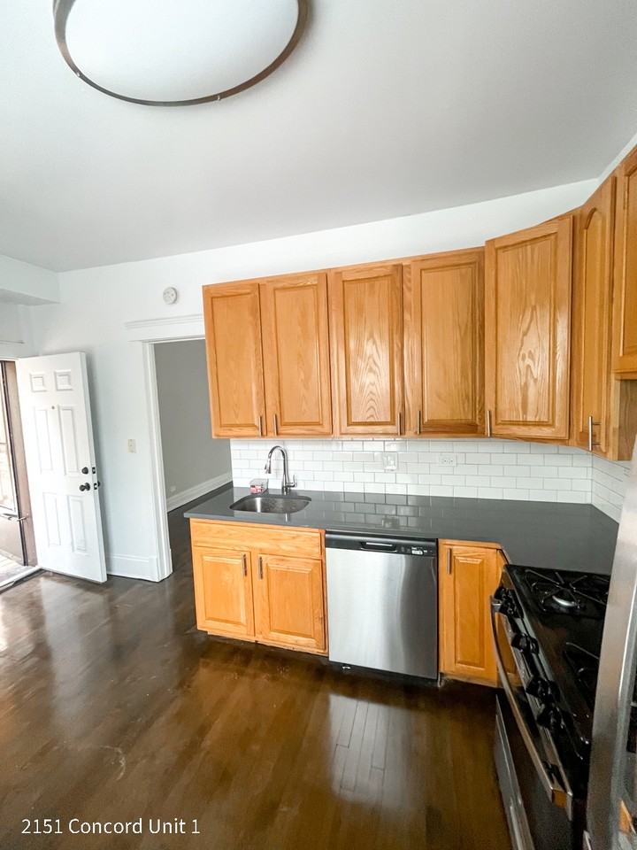 2151-57 W. Concord Pl. - Photo 2 of 5