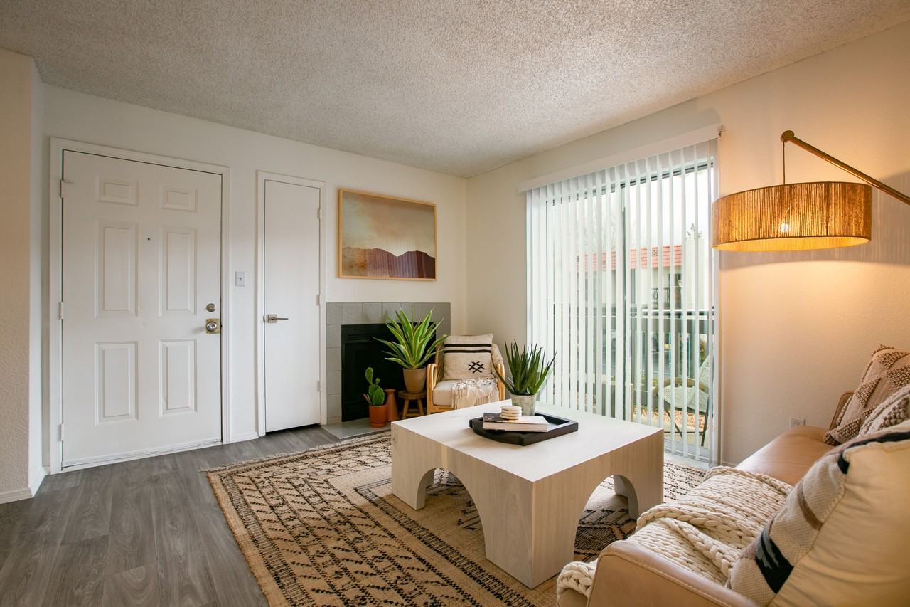 6000 Montano Plaza Dr Nw