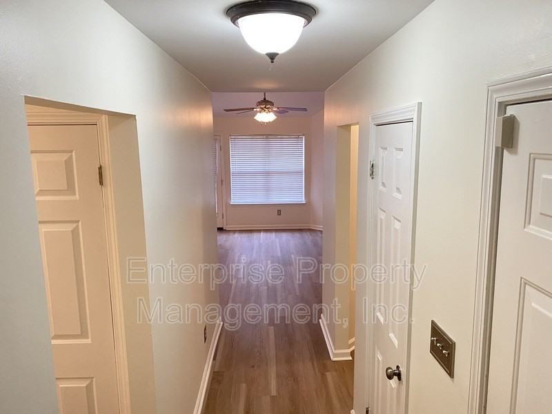 7125 Show Boat Ln - Photo 4 of 34