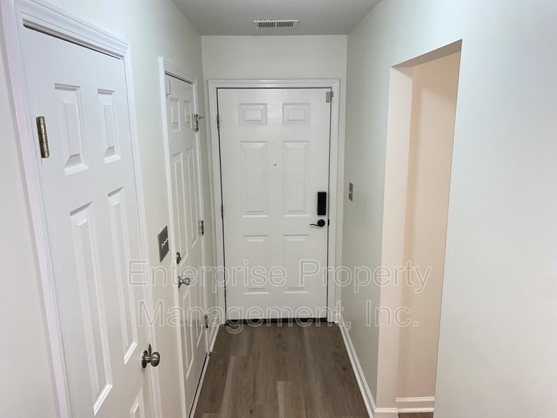 7125 Show Boat Ln - Photo 5 of 34