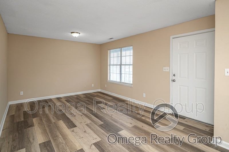 3328 Meridian St N #211 - Photo 5 of 26