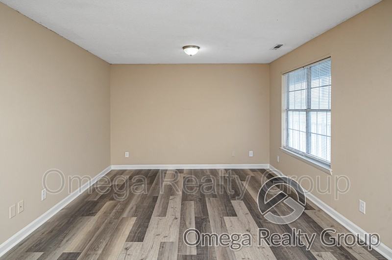 3328 Meridian St N #211 - Photo 6 of 26