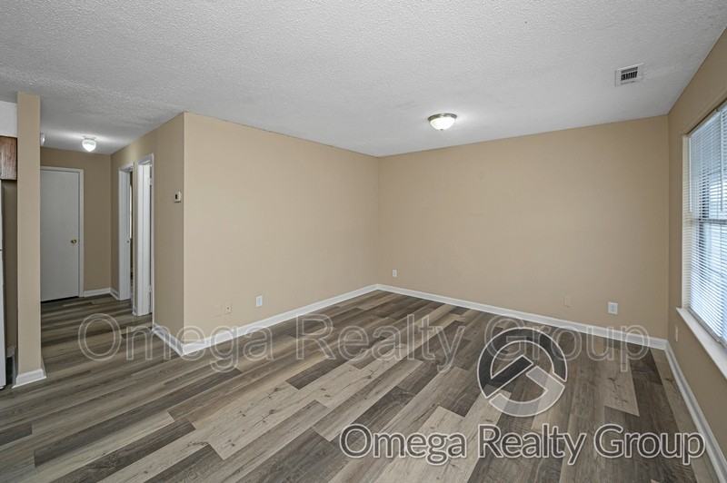 3328 Meridian St N #211 - Photo 7 of 26