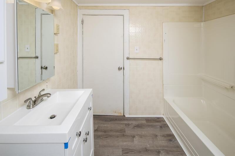 1130 1st St - Photo 7 of 27