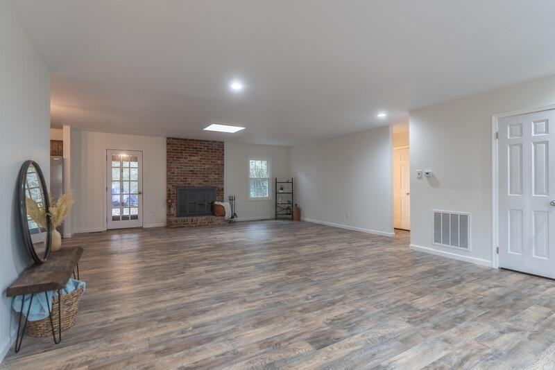 910 Glendale Dr - Photo 3 of 17