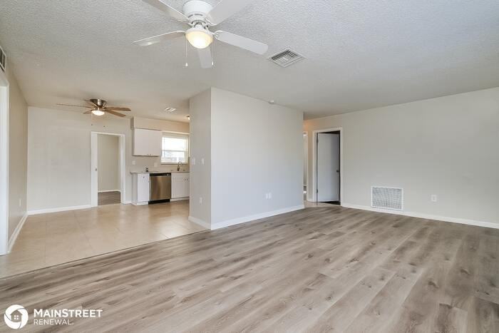 6210 Langston Ave - Photo 3 of 16
