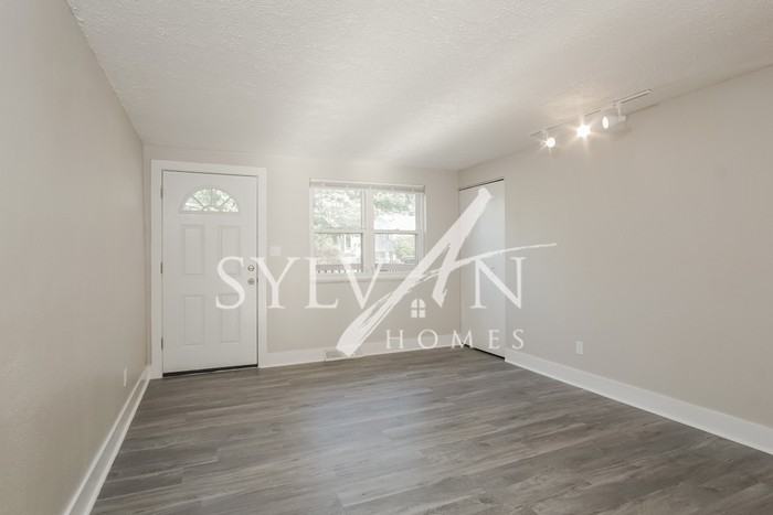 456 Billy Dr - Photo 3 of 11