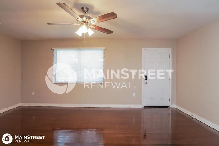 1411 Arlington St - Photo 3 of 16