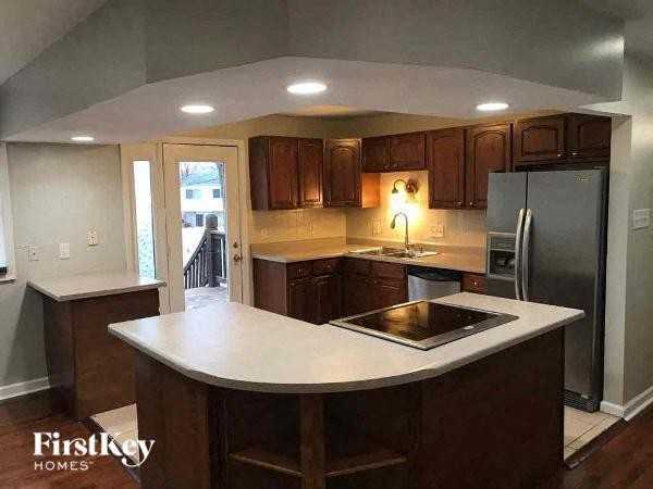 4538 Crestline Dr - Photo 2 of 10