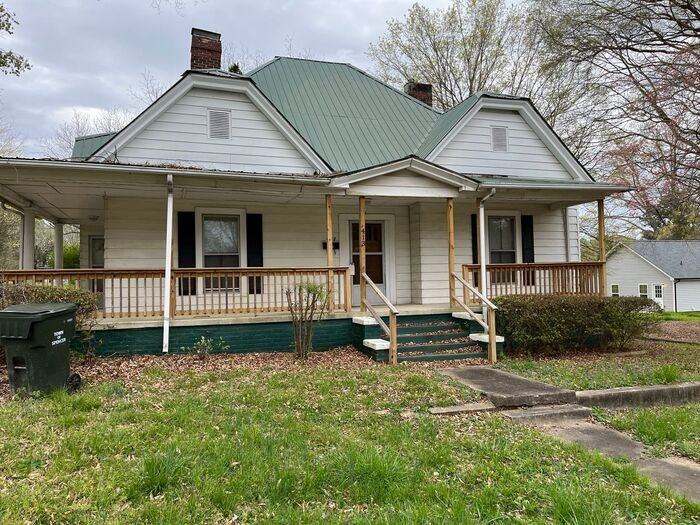 413 S Hudson Ave - Photo 2 of 6