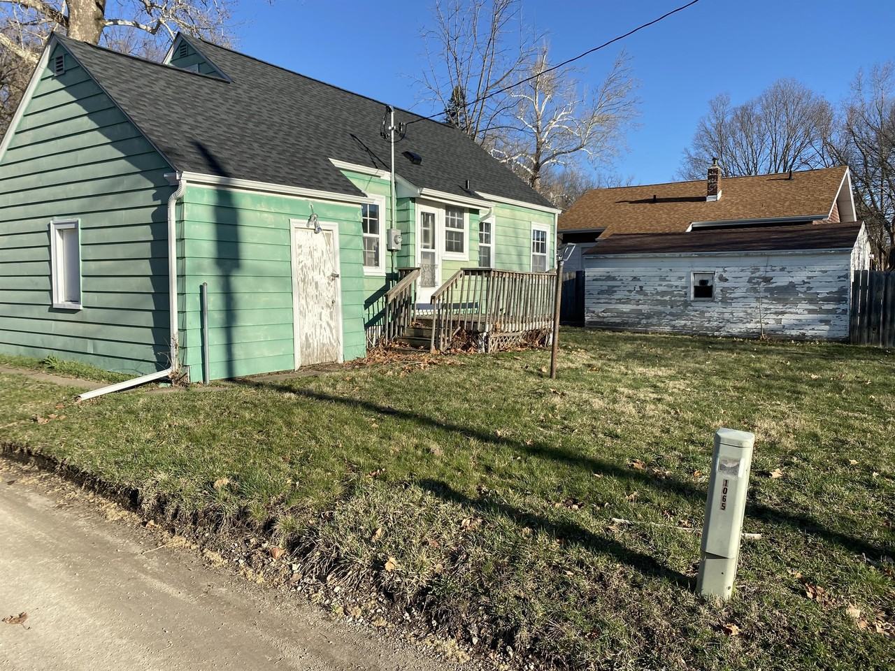 819 13th Street Northwest #1 - Photo 3 of 21