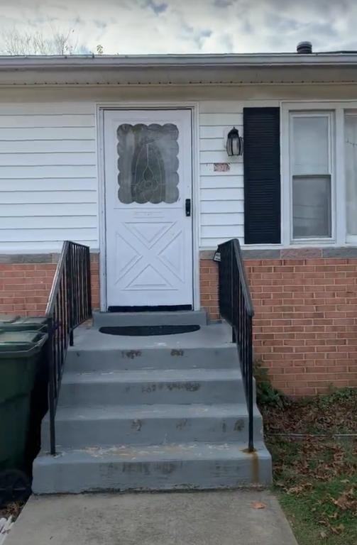 8802 36th Ave - Photo 2 of 12