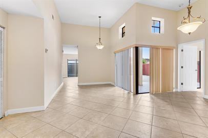 8871 Sw 6th St - Photo 3 of 10