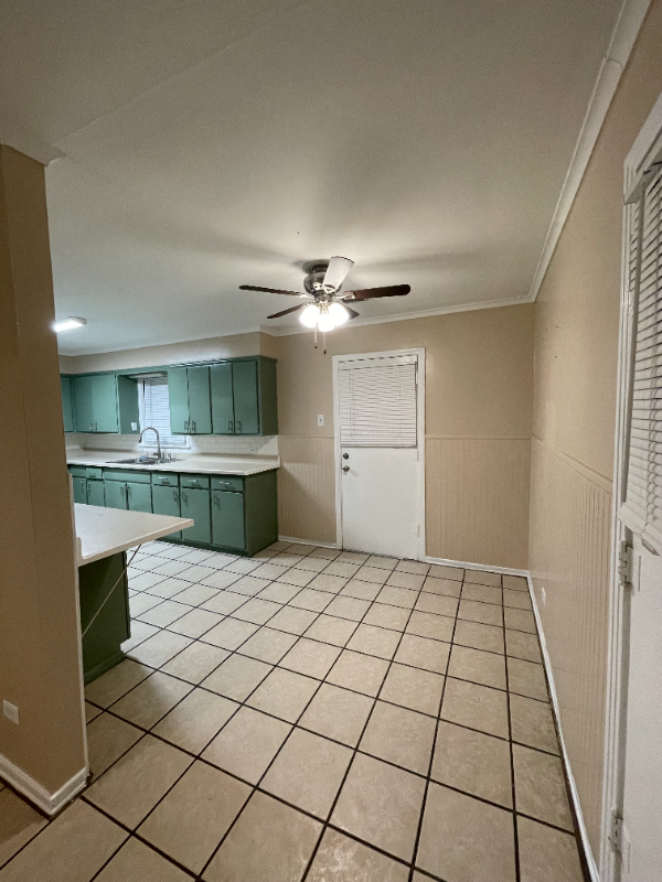 405 Sheridan Ave - Photo 3 of 14