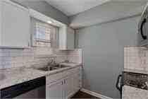 214 Se Wingate St #A - Photo 3 of 7