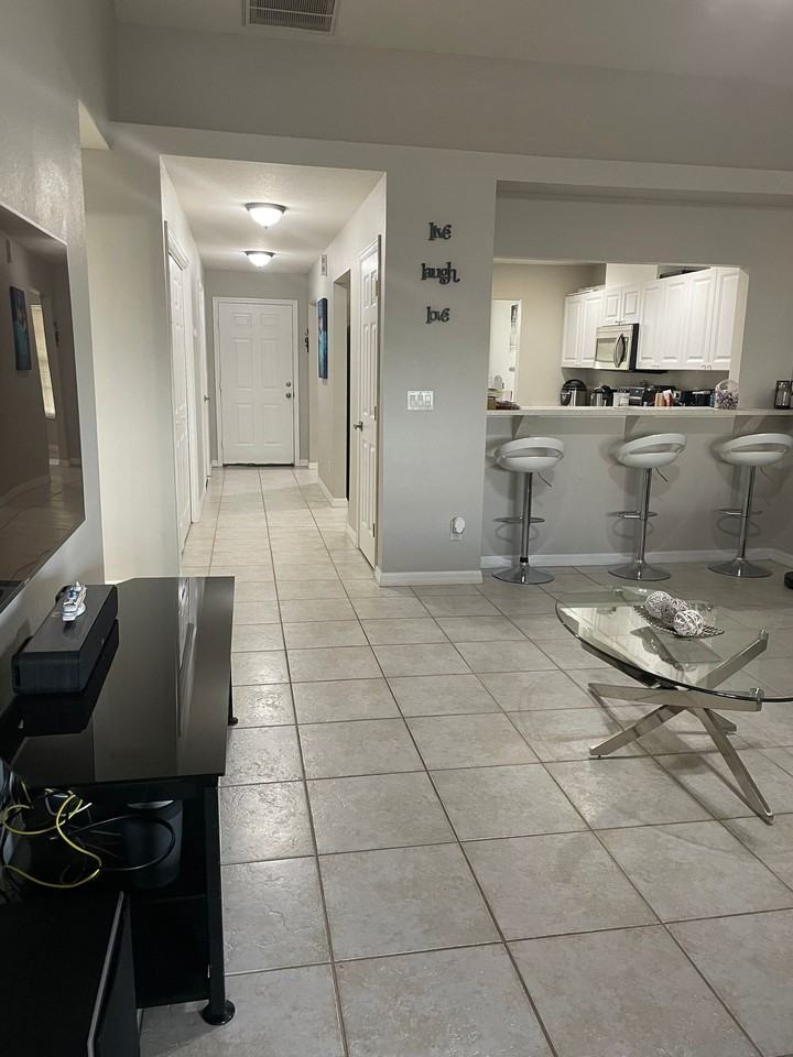 419 Sw 4th St #1 - Photo 7 of 31