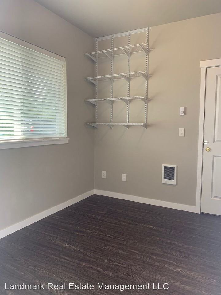 1684 Kingsley Ave - Photo 3 of 11
