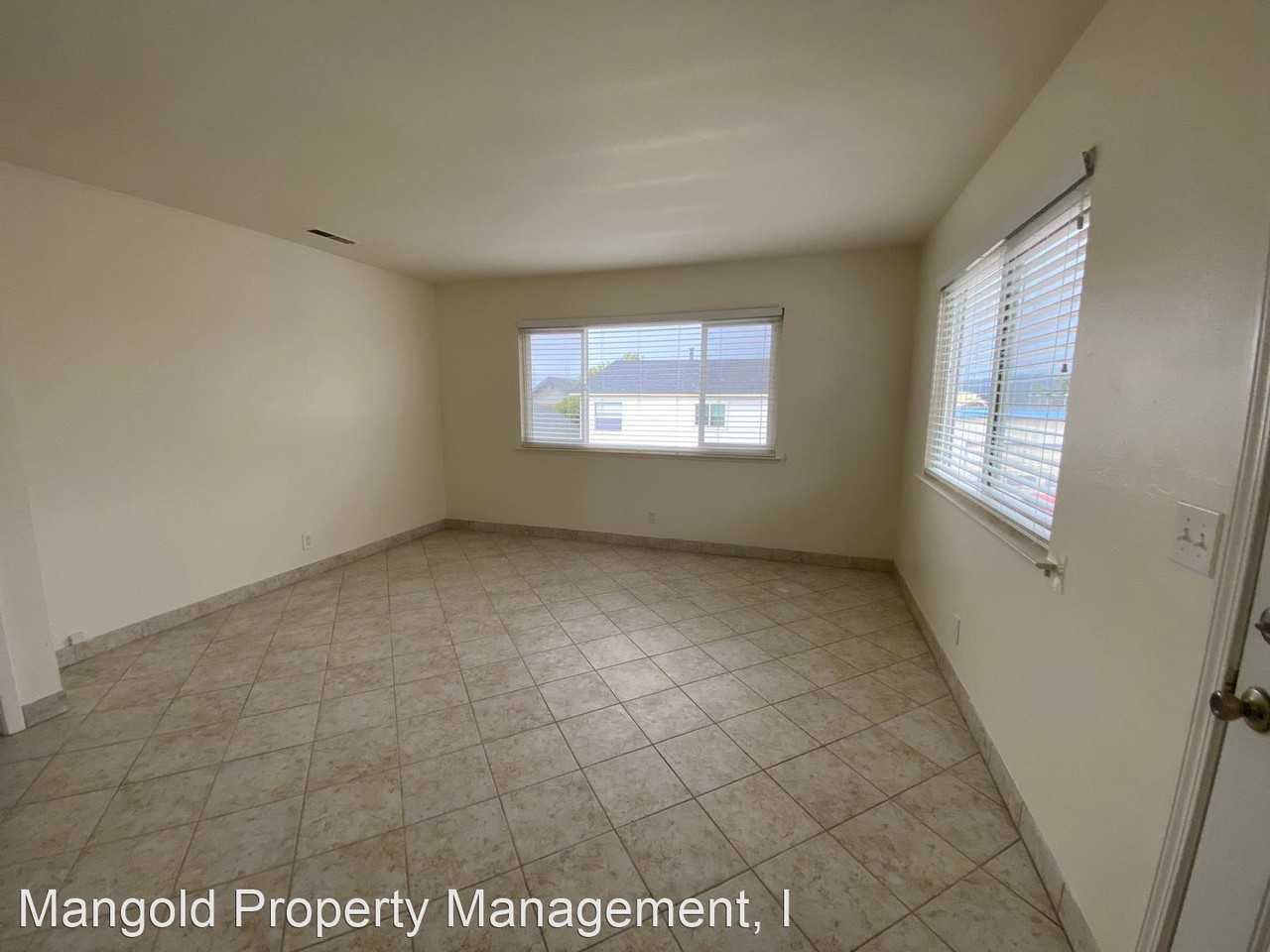 325 Watson Street - Photo 3 of 11