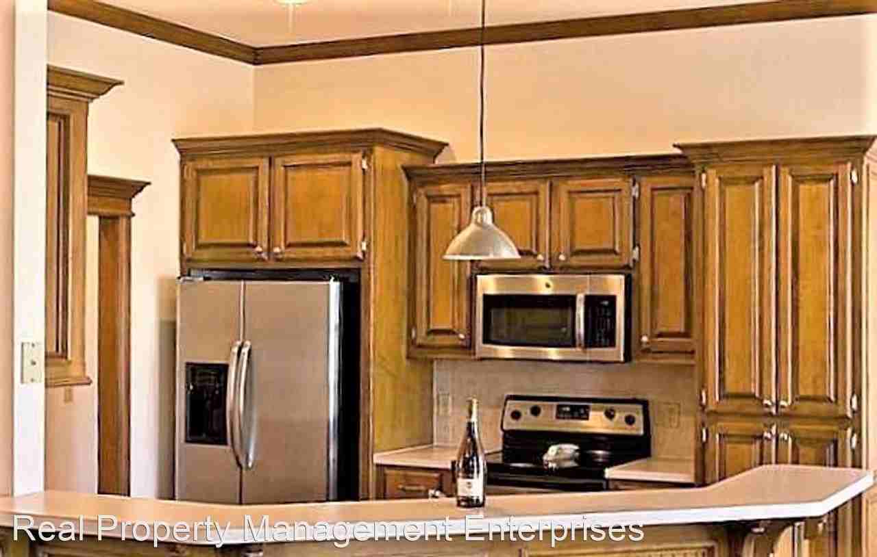 20185 Se 43rd St - Photo 2 of 10